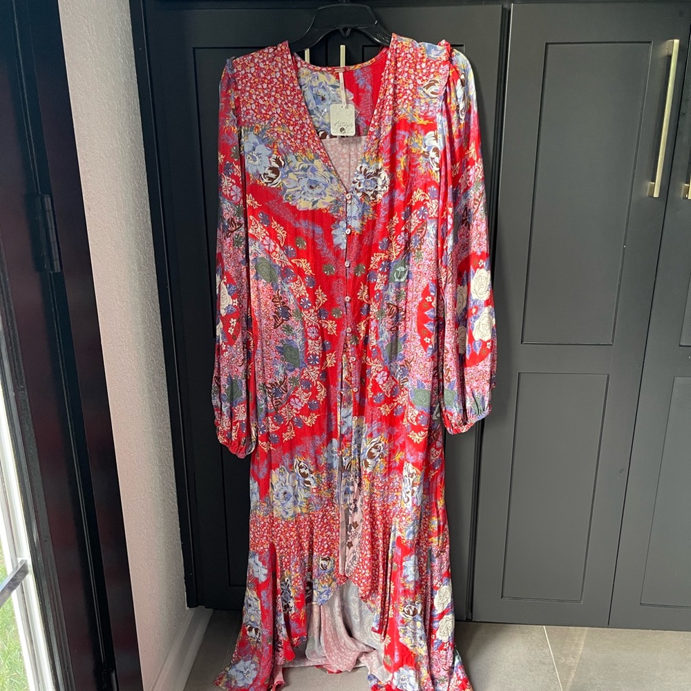 Maxi dress with buttons.